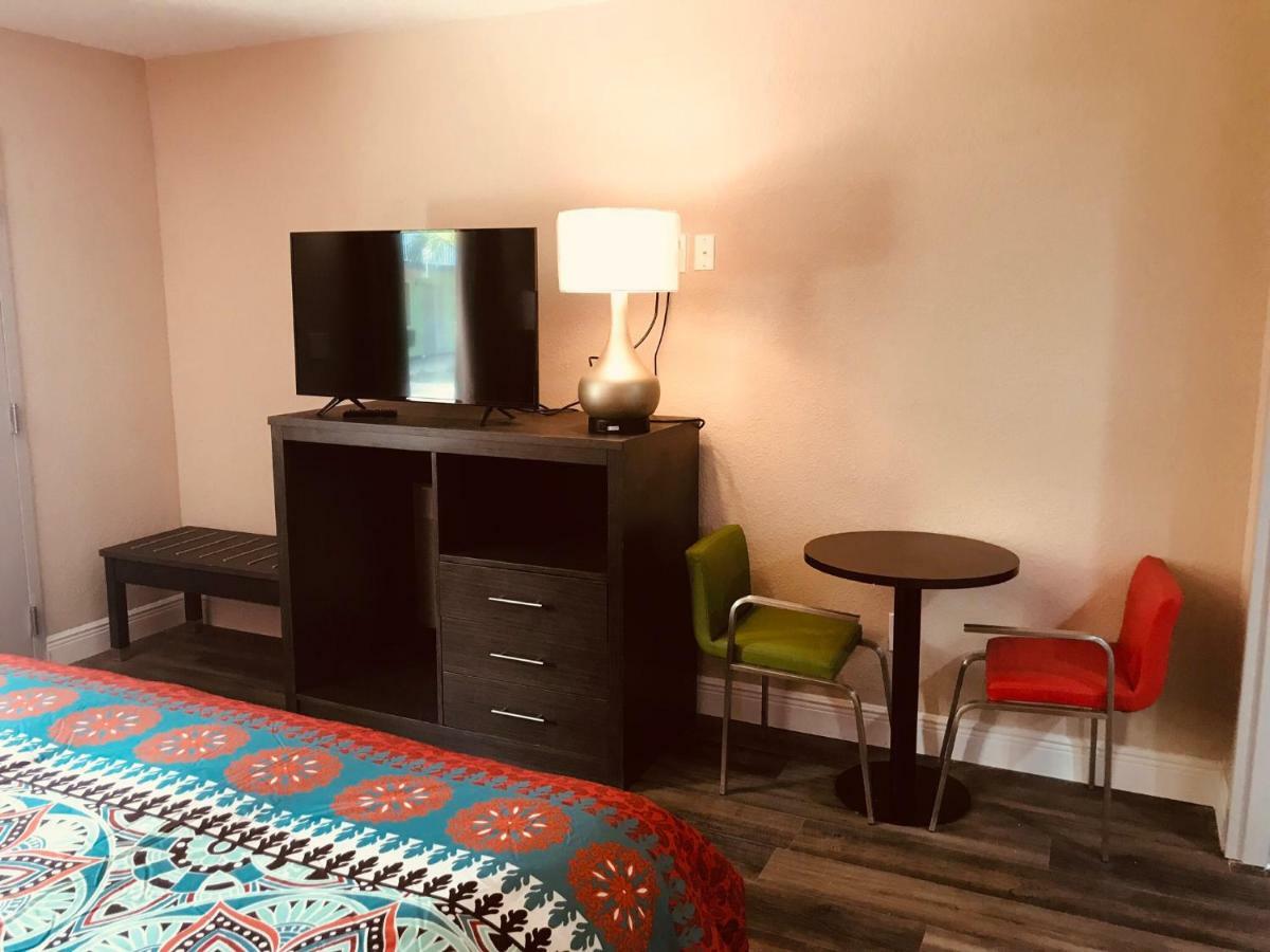 Tropical Inn & Suites, Downtown Clearwater Eksteriør billede